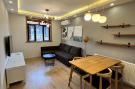 Classic Apt in old downtown