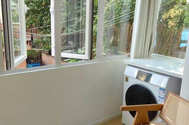 Newly Renovated Spacious 1Br/2Lr/1Br@L10/11 Jiaotong University Metro Station 