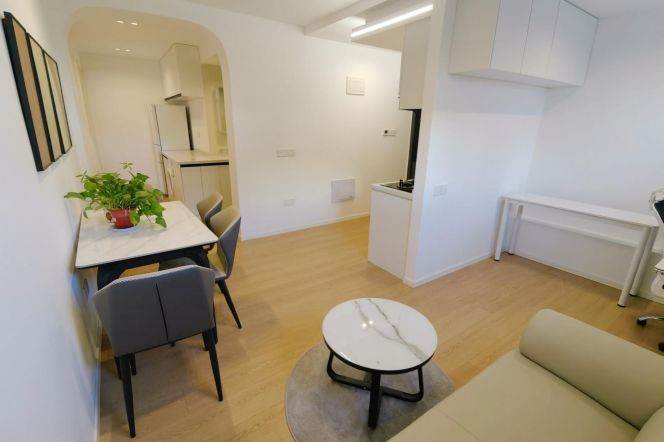 1 br with lift +private terrace near XinTianDi. L 1 South HuangPi Rd St