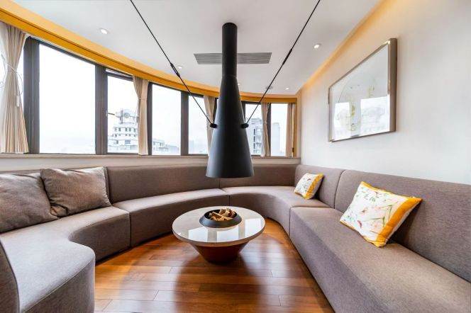 Spacious 3+1brs with huge livingroom near Zhongshan Park