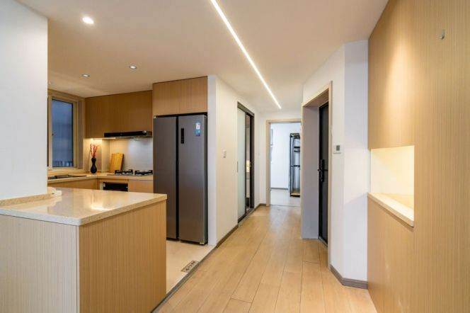  Renovated 3br elevator apt at Xuhui &Hongqiao Rd M3/4/10 
