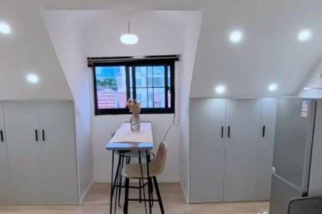 Super cozy & spacious 1br duplex apt nr Changshu Line 1/7  