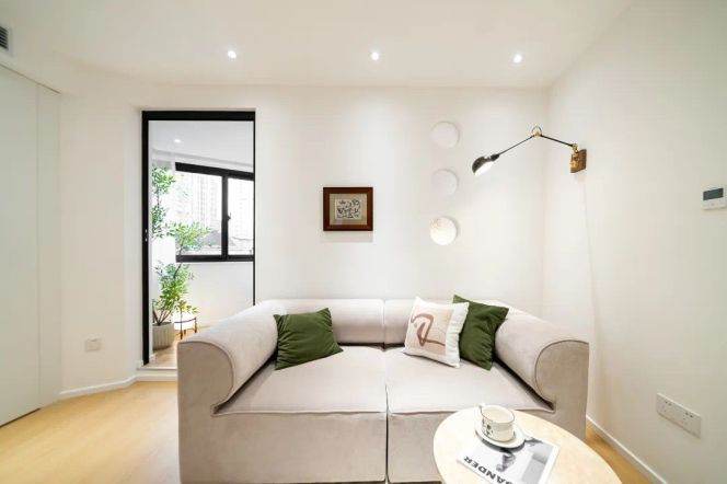 Simple Stylish 2Brm Near Line 4 Luban Rd