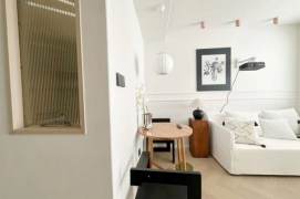 Short term 1 br 8.5K super modern nice decoration golden location M2/7/14 Jing'an 