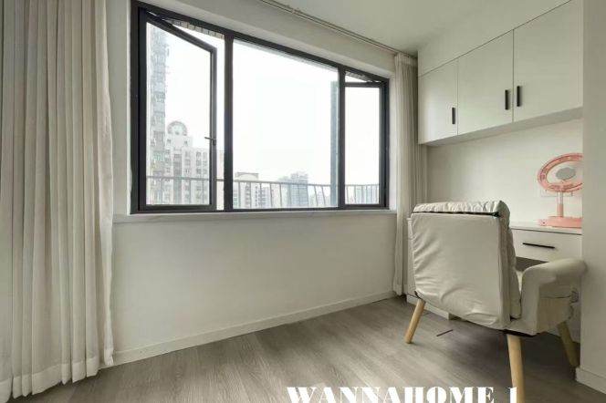 Spacious&Modern&Really Bright 2Bdrs 1Bath Apt+Zhong Shan Park+Awesome View
