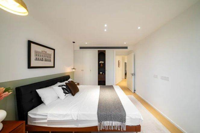 Simple Stylish 2Brm Near Line 4 Luban Rd