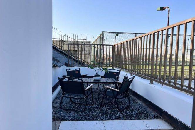 Top floor@3brs&2baths with terrece in Changning District