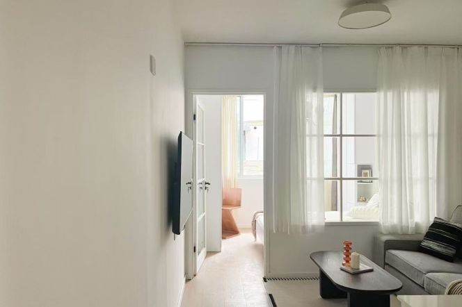 zhongshan park station one bedroom