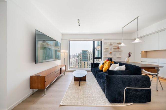 Morden 2brs with floor heating in in Zhong Shan park