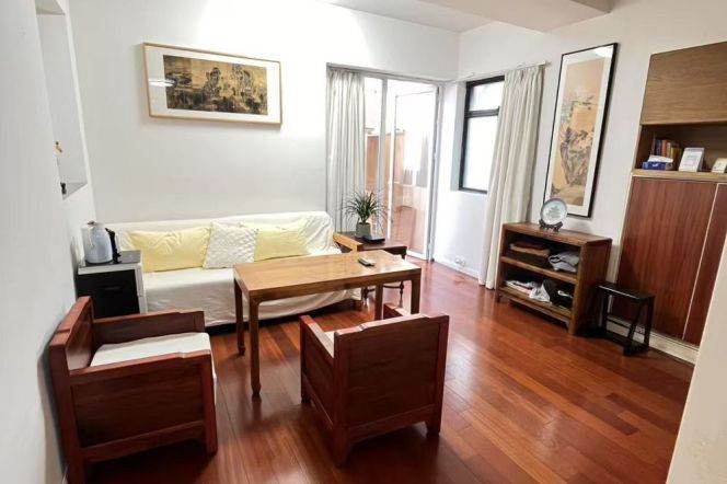 Spacious 1br 1lr with beautiful yard @Yueyang rd