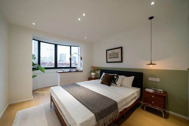 Simple Stylish 2Brm Near Line 4 Luban Rd