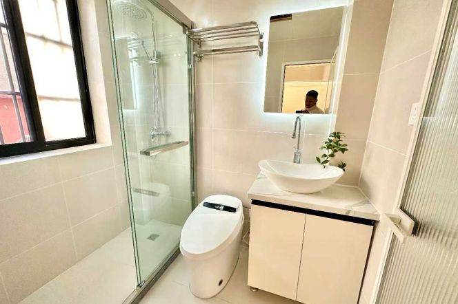 6.8k 1Br with Courtyard Nr Jiangsu Rd.line2/11