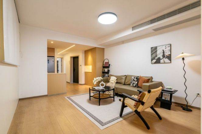  Renovated 3br elevator apt at Xuhui &Hongqiao Rd M3/4/10 