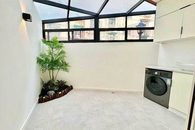 6.8k 1Br with Courtyard Nr Jiangsu Rd.line2/11