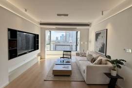 Modern 3BR 2BA High-Floor Residence w/Heating in Lianyang/Century Park