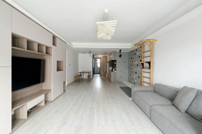 Exceptional 270㎡ 4BR Duplex Next to Jiashan Rd Station