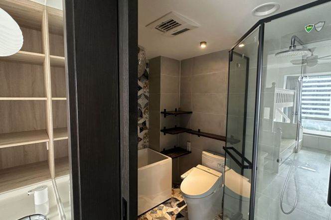 Exceptional 270㎡ 4BR Duplex Next to Jiashan Rd Station