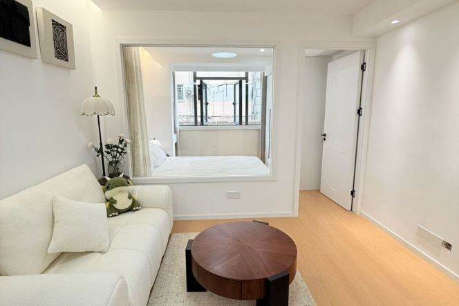 Zhongshan park 1br 1lr@L2/3/4,central AC/Brand new/bright room