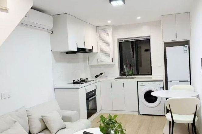 jiangsu rd station one bedroom