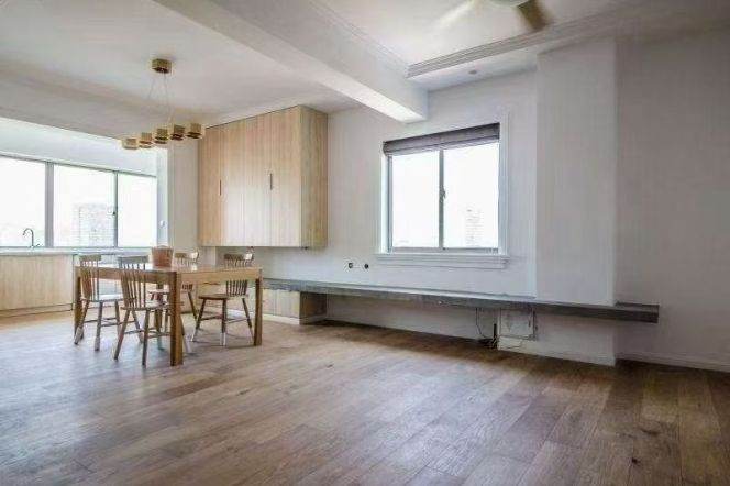 Sunny 3br/2bt Flat in Jiashan Road