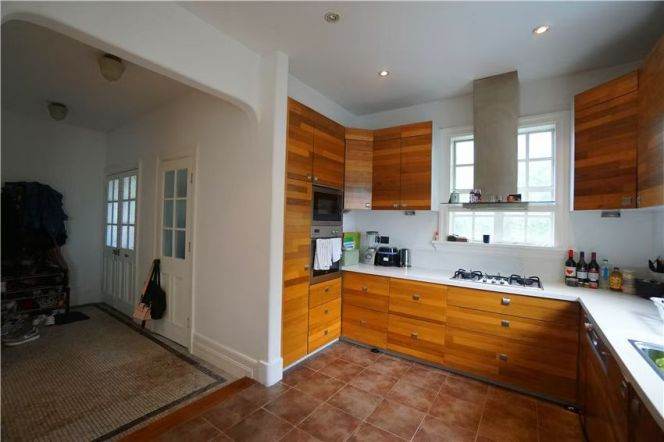 Decent 2br Flat in Sapphire Apts