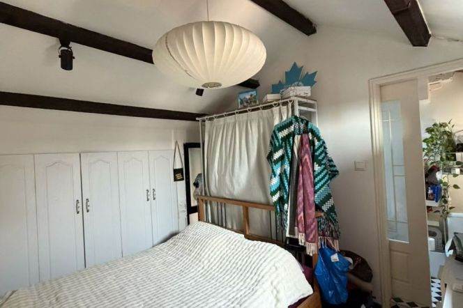 2 br+2 bath  bright old house&terrace/Julu rd only 9.5K