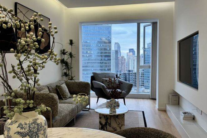 Suzhou Creek | Simple & Beautiful 1BR + Big windows | Hanzhong rd metro | Good view