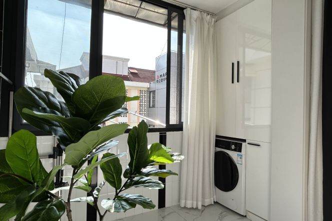 Impressive 1BR Apt /Jiangsu rd L2&11/Lots storage/Bright warm/7.8K