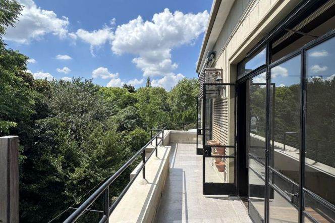 2 br+2 bath 130 sqm charming old Apt &terrace/changshu rd 26K