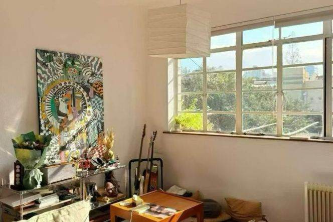 Bright 1br with huge livingroom near Wukang Mansion