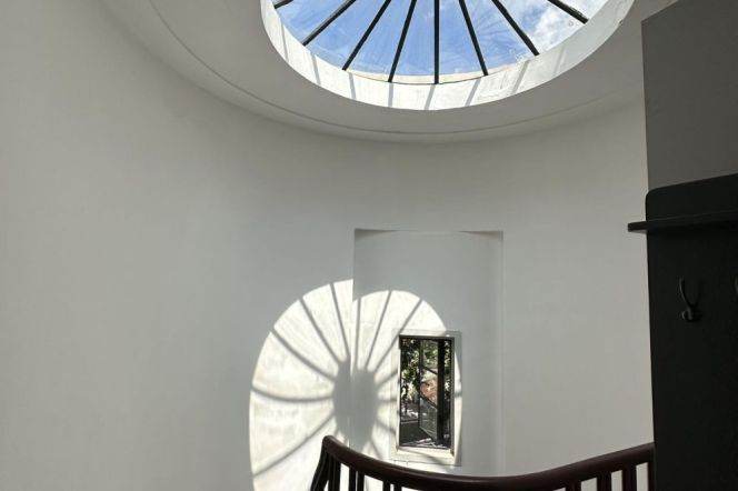 2 br+2 bath 130 sqm charming old Apt &terrace/changshu rd 26K