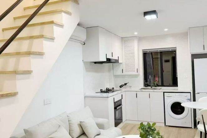 jiangsu rd station one bedroom