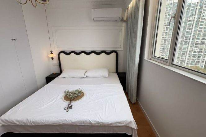 Spacious-near the ECNU/ ECUPL/and SJTU-lift-Caoyang rd/Putuo area/L3/4/11/13/14