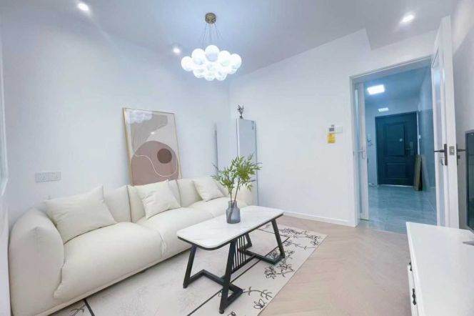 Nice yard+modern 1br 1lr/floor heating/central AC,Zhongshan park@L2/3/4