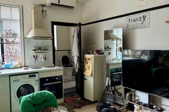 Historical Building 1br near Line 1 Hengshan Road St.