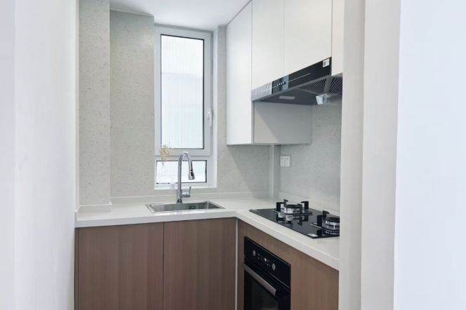 A large 1-bedroom apartment with an elevator at Wuning Road Metro Station, adjacent to Lines 2, 7,14