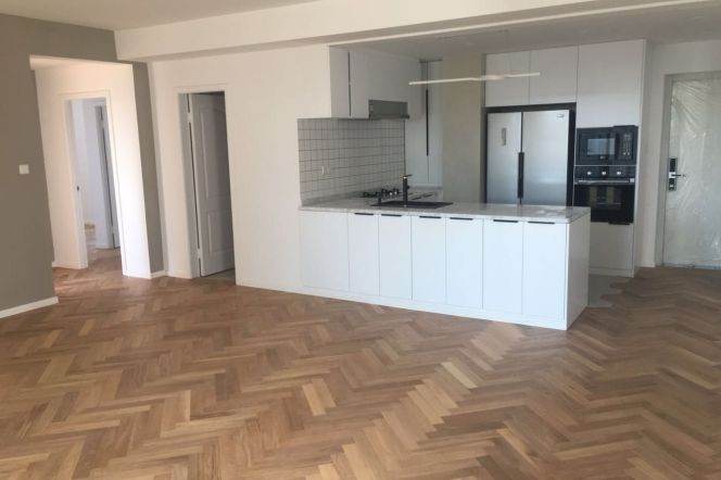 Redecorated 3Br Apt @Changle/Changshu Rd