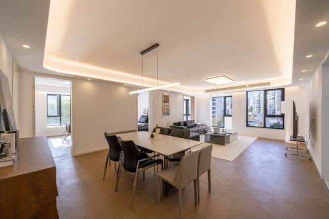 Xujiahui, high cost performance, 3-bedroom with floor-to-ceiling Windows and bay Windows