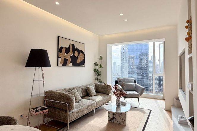 Hanzhong Rd metro/1br1bt/central AC/floor heat/dishwasher/oven