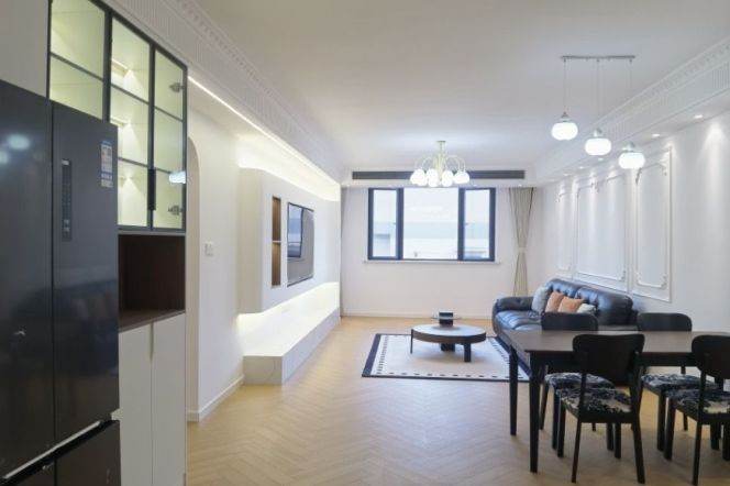 Zhongshan Park subway station, large 4-bedroom apartment, 21.8K per month