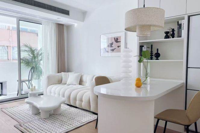 A large 1-bedroom apartment with an elevator at Wuning Road Metro Station, adjacent to Lines 2, 7,14