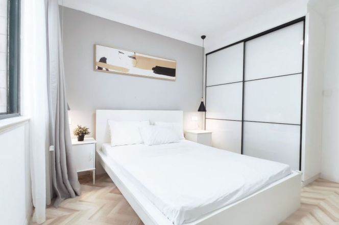 Spacious 2Brs/2Lrs/2Bts apt nr West yanan rd,M3/4