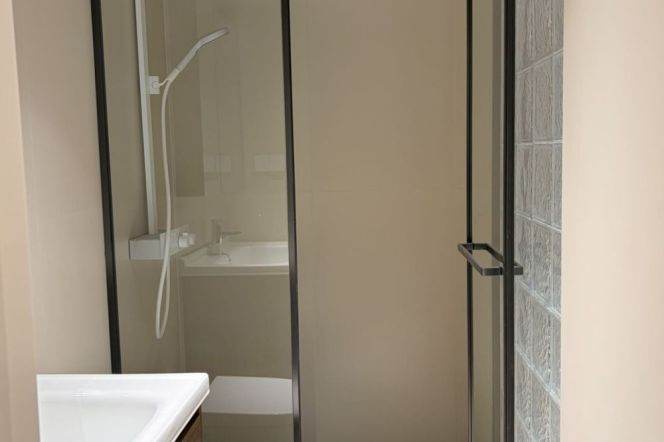 Zhongshan Park subway Station, zero distance, large 2-bedroom, greenery visible from the window