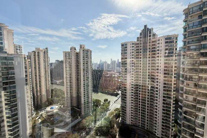 3 br 160 sqm Apt &floor heating &Suzhou creek view/nice compound &gym/pool 14.5K