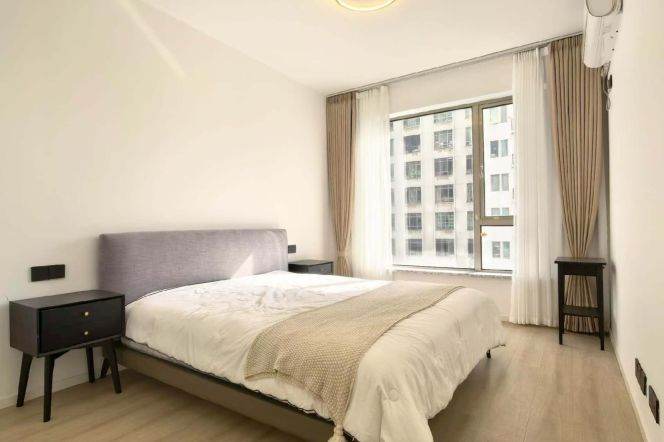 3-bedroom apartment with floor heating, near Zhongshan Park Metro Lines 2, 3 and 4