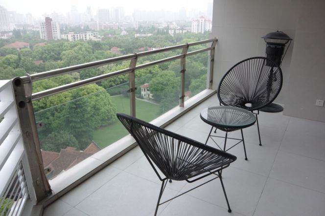 Morden 3brs with balcony and floor heating in  central downtown