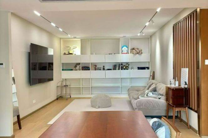 Exquisite 3Beds with Floor Heating in Jing’an/Line 7 .2