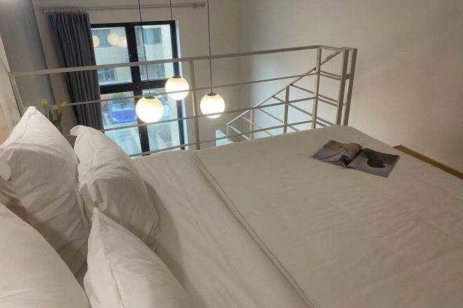 1Loft near line 9/12 Jia'shan Rd,Zhong'shan Hospital and Jiao'tong Uni can long and short lease