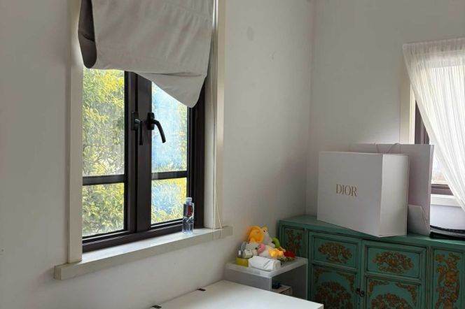 Cozy 2BR 2BA Old Apt w/Heating&Balcony nr Hengshan Rd Station