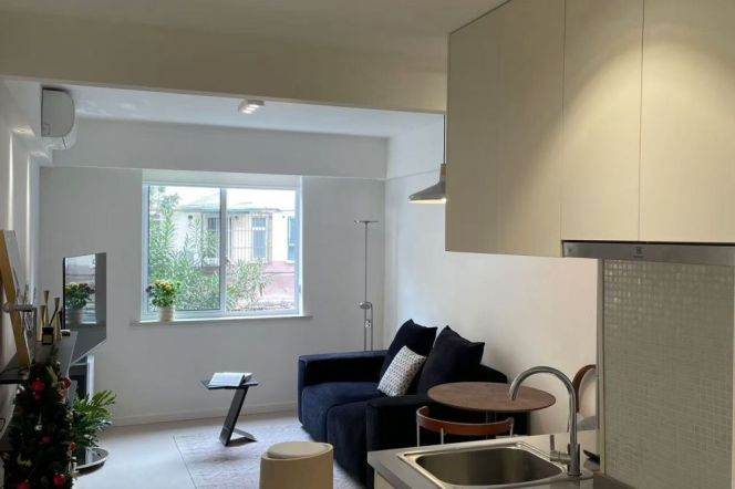 Modern&Spacious&Bright 1Bdr 1Bath Apt+L2/11 Jiang Su Rd+Large Closet+2F Walk Up